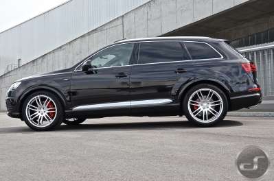 AUDI Q7 S-Line