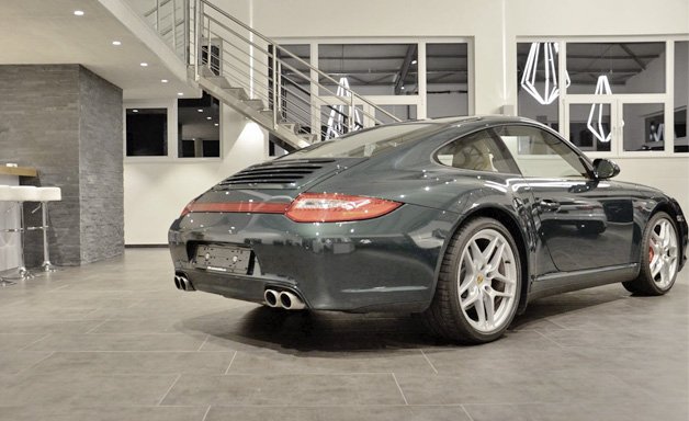 PORSCHE